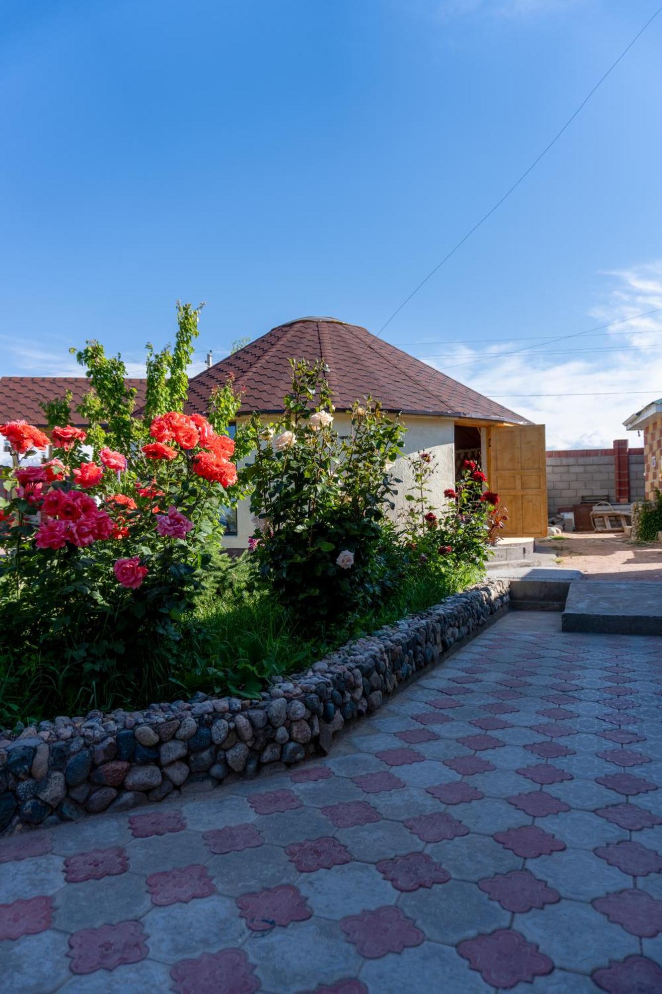 Svetlana Guest House Bokonbayevo Zewnętrze zdjęcie